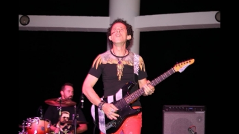 SHOCK TO THE SYSTEM live cover by Tabana (directo)