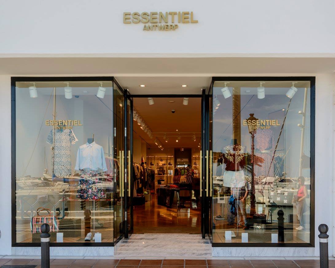 ESSENTIEL inauguración en PUERTO BANÚS